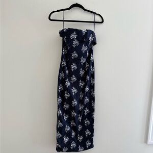 Chic Strapless Floral Dress in Navy